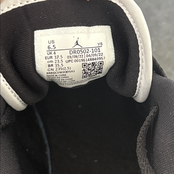 Nike Air Jordan 1 Low SE - Picture 10 of 15